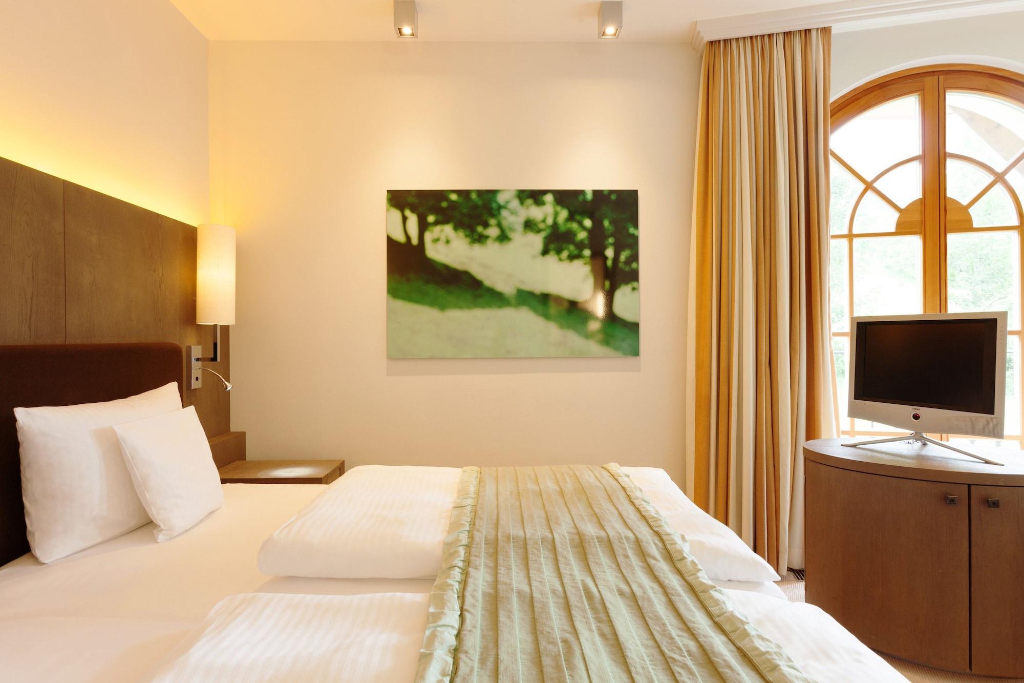 Schlosshotel Kitzbuehel A-Rosa Collection Екстериор снимка A room at the Hotel Waldhaus Flims
