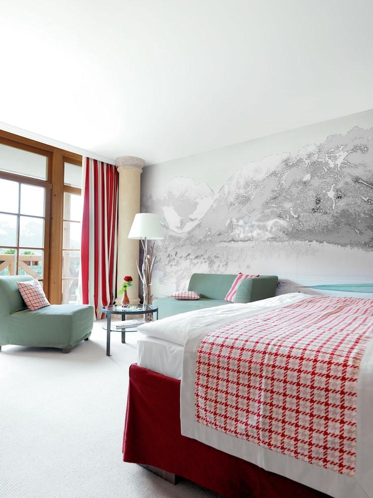 Schlosshotel Kitzbuehel A-Rosa Collection Екстериор снимка A room at the Hotel Axelmannstein