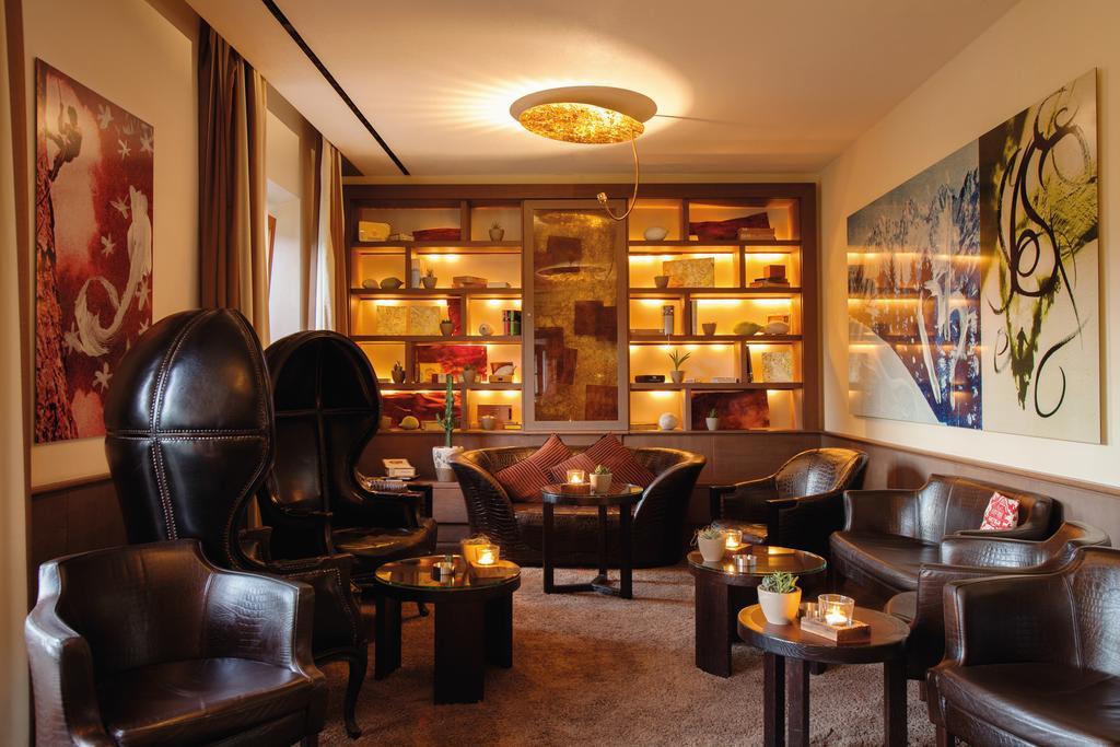 Schlosshotel Kitzbuehel A-Rosa Collection Екстериор снимка The Library