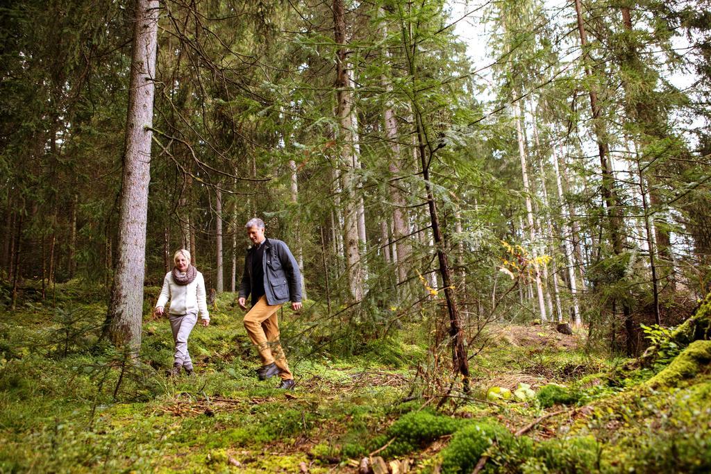 Schlosshotel Kitzbuehel A-Rosa Collection Екстериор снимка Hiking in the forest