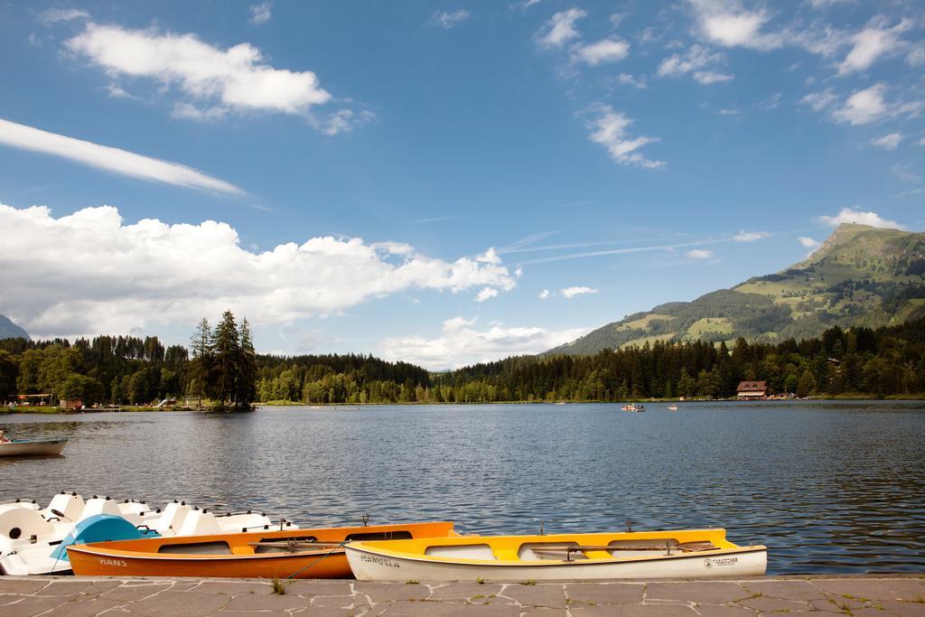 Schlosshotel Kitzbuehel A-Rosa Collection Екстериор снимка The lake of Saint-Point
