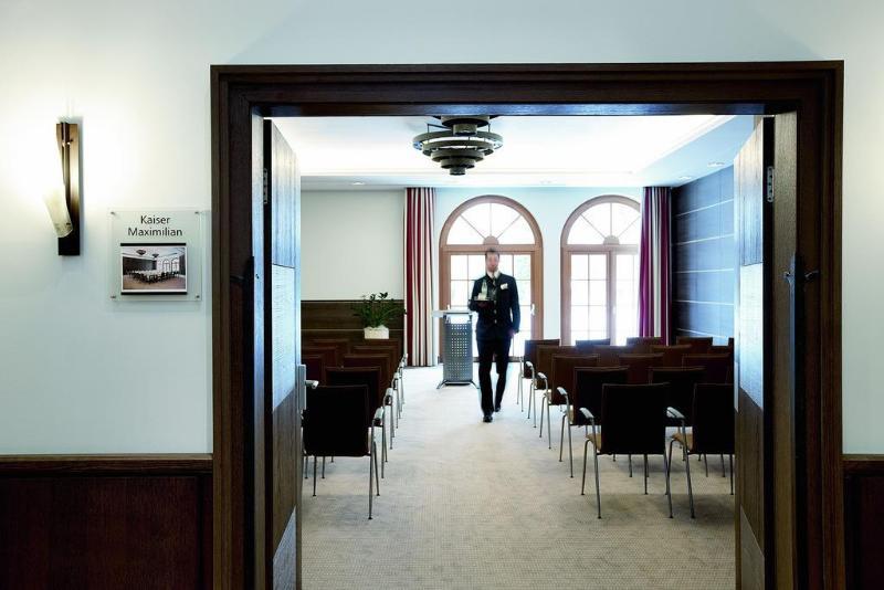 Schlosshotel Kitzbuehel A-Rosa Collection Екстериор снимка The interior of the German Federal Police Academy