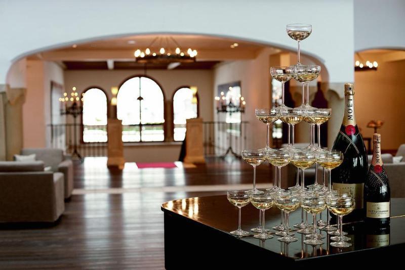 Schlosshotel Kitzbuehel A-Rosa Collection Екстериор снимка The interior of the winery