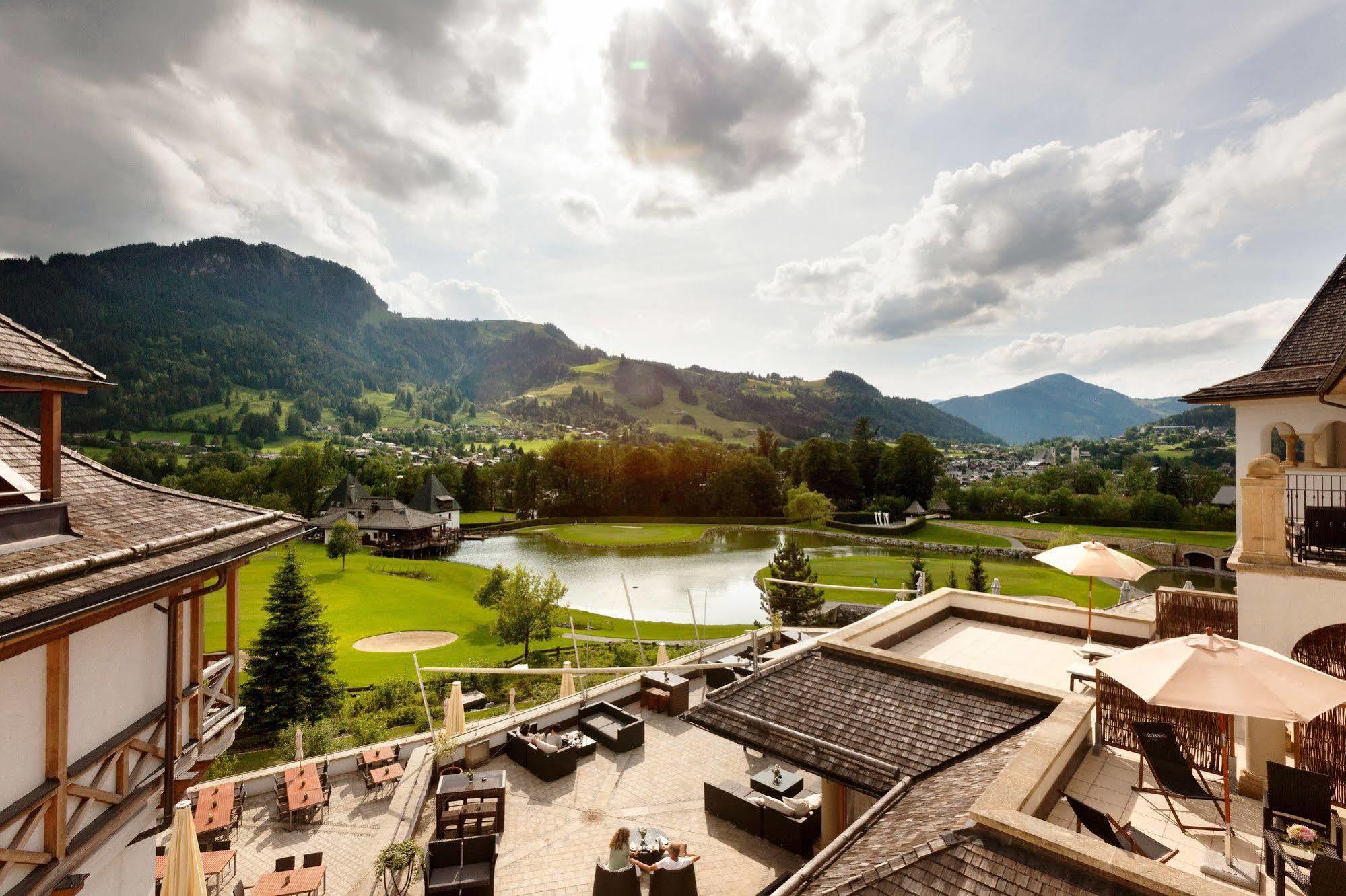 Schlosshotel Kitzbuehel A-Rosa Collection Екстериор снимка View of the town