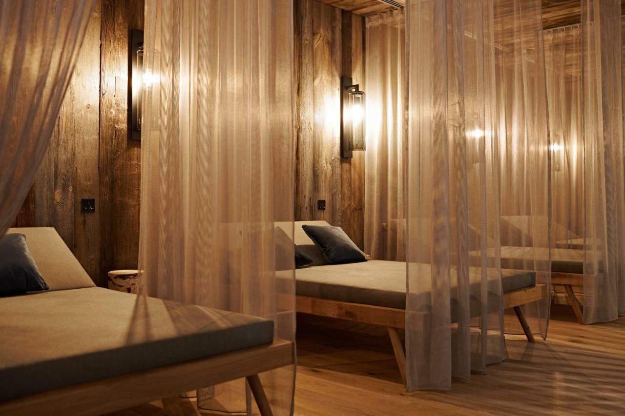 Schlosshotel Kitzbuehel A-Rosa Collection Екстериор снимка The spa at The Lodge at Bluefin Bay