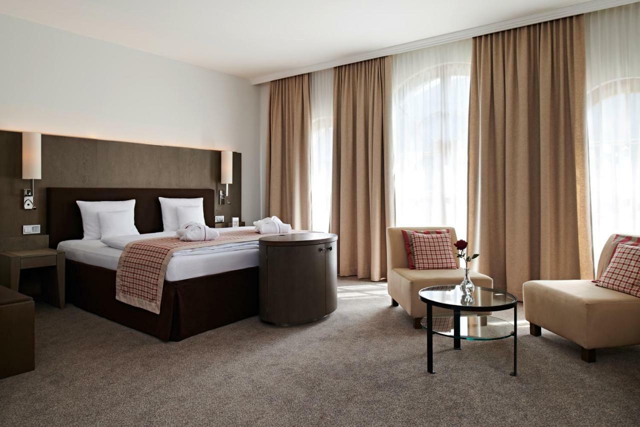 Schlosshotel Kitzbuehel A-Rosa Collection Екстериор снимка A room at the hotel